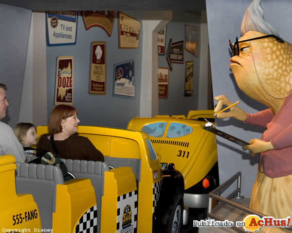 Imagen de Disney California Adventure Park  Turn in your paperwork